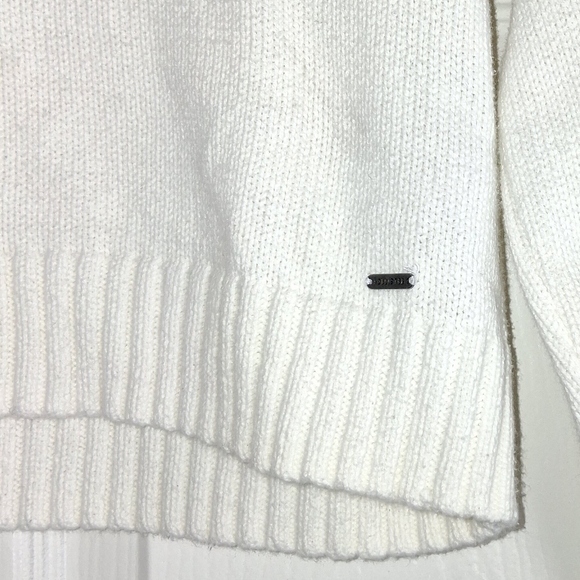 Hollister White Crewneck Long Sleeve Cropped Knit Sweater - Picture 5 of 5